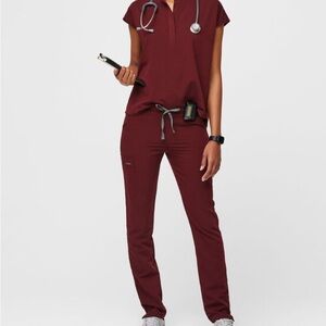 Women's Burgundy Figs scrub set